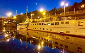 Florentina Boat